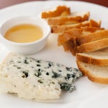 チーズ 青カビタイプ（ロックフォール）