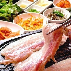 サムギョプサル×チーズタッカルビ居酒屋 とん八