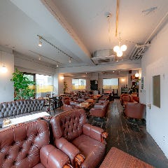 当店では16時までランチを座り心地の良い席でゆっくり楽しめます