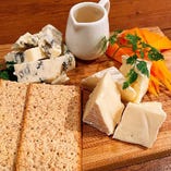 チーズの盛り合わせ　5種