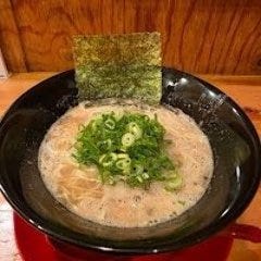 さんだとんこつラーメンぶたお