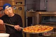 立川 NEWYORK STYLE PIZZA V（ブイ） 