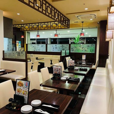 新宿グランドタワー本店 CHINA DOLL_≪テーブル席≫広々店内を貸切!大盛り上がりの宴におすすめ!