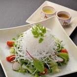 大根水菜サラダ(ゴマ油風味正脂ドレッシング)