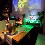 大型モニターあります！雰囲気のある空間でゆったりと♪