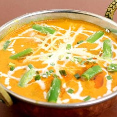 日替わりカレーを含むカレーをお選びいただけます♪