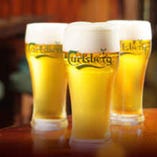 デンマークビール・カールスバーグは、マイルドな泡とクリアな飲み口で人気です