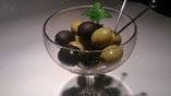 ◇オリーブ盛り合わせ -stuffed olives(Spain)&black olive-