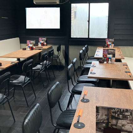 とり鉄 成田 2号店_みんなでワイワイ♪開放的でお洒落な明るい席