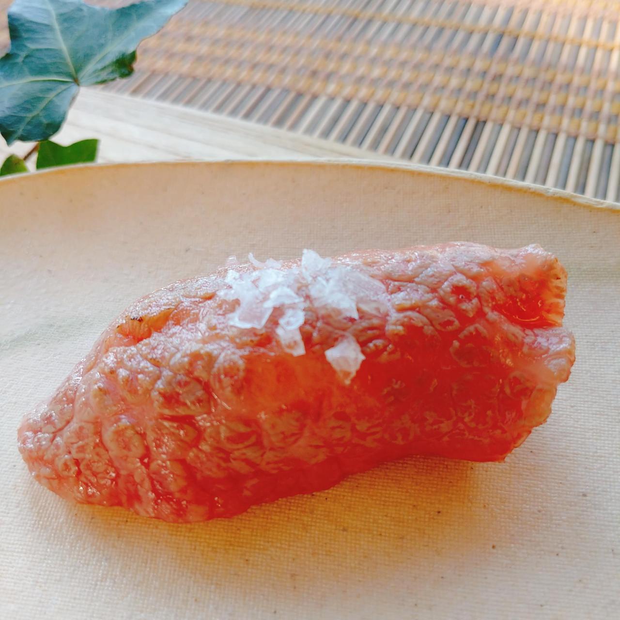 とちぎ和牛専門店の牛肉の炙りお寿司は旨みととろける味わい