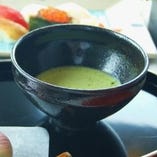 浴衣を着てご来店、コース料理をご注文いただいたお客様全員へ【葛切りとお抹茶のセット】をプレゼント！！