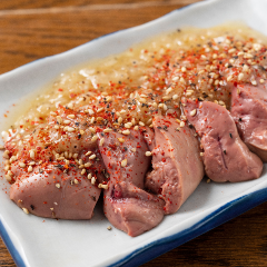 低温調理された鶏レバーは絶品!特製ネギダレとの相性抜群!