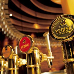 YEBISU BAR キュービックプラザ新横浜店_一杯一杯、丁寧にお注ぎします。