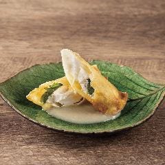 YEBISU BAR キュービックプラザ新横浜店_高知県産 黒潮真鯛のチーズ春巻き かぶらソース