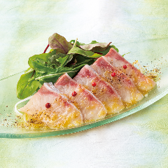 YEBISU BAR キュービックプラザ新横浜店_錦江湾(きんこうわん)産かんぱちのカルパッチョ ～柚子胡椒ソース～