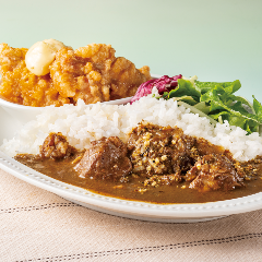 YEBISU BAR キュービックプラザ新横浜店_【平日限定 日替わりランチ】
牛たんスパイスカレー&チキン南蛮タルタル
