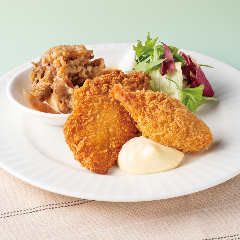YEBISU BAR キュービックプラザ新横浜店_【平日限定 日替わりランチ】
真鱈フライ&海老クリームフライ&牛肉オイスター煮