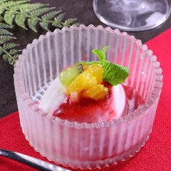 見た目も味も人気のストロベリーイタリアンジェラートもぜひ♪