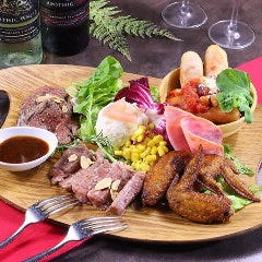 当店自慢のお肉をギュッと1つのプレートに詰め込んでおります！