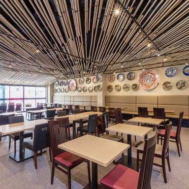 大阪かに源 道頓堀店_広々とした店内