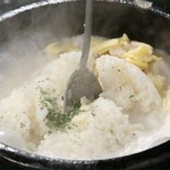 ﾃｰﾌﾞﾙで豪快にお作りします!ありそうでなかった!石焼リゾット♪