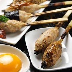 コレを食べずして帰れない!生のまま焼きあげる肉汁滴る生つくね
