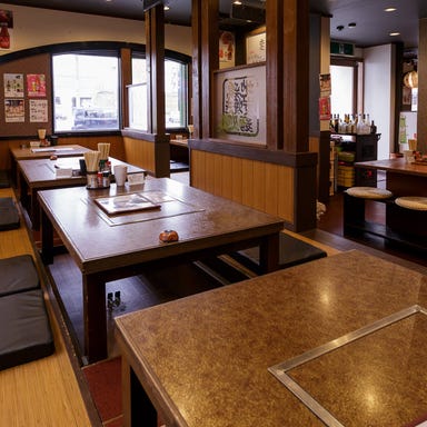 地鶏炭焼き麺処 おしどり 五代目鶴松  店内の画像