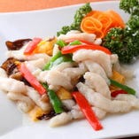 白身魚と野菜の彩炒め