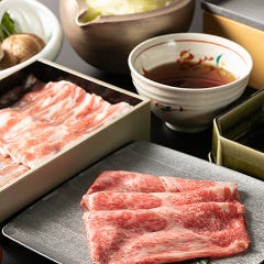 【バームクーヘン豚】つゆしゃぶと近江牛の食べ比べ『山茶花（さざんか）』