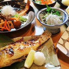 【ランチ限定／博多コース】刺身3種・焼きor煮魚・天ぷら盛合せなどお得な海鮮料理全8品＜1名様～OK＞