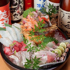 新鮮な海鮮を思う存分お楽しみいただけるコースは4種