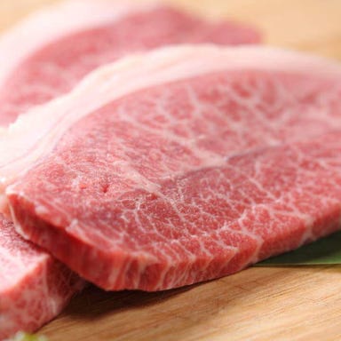 炭火焼肉 萬まる 府中本店_熟練の目利きが光る《厳選牛》