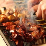 【焼き鳥】
鳥取県の銘柄鶏・大山どりを使用。肉厚ジューシー！