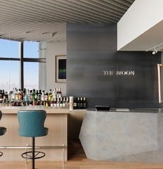 THE MOON Restaurant （ザムーンレストラン） 