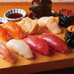 毎朝市場より届く 新鮮なネタが自慢！