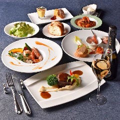 梅田 夜景 ディナー STARDUST_【豪華食材のフルコース】
大切なお食事シーンには、シェフ渾身の絶品イタリアンのフルコースをご提供します。豪華食材を使用し、素材の旨味を引き出した創作イタリアンは色鮮やかで五感を刺激する味わい。お二人のアニバーサリーに華を添えます。