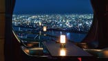 夜景が見えるお二人のための特等席で忘れられないひとときを