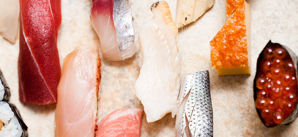 the SUSHI ／ ルーフトップ バー