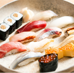 the SUSHI ／ ルーフトップ バー