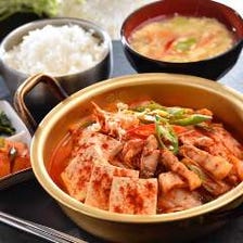 定食でリーズナブルに楽しむ韓国料理