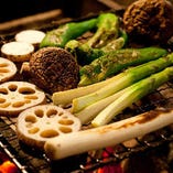 千葉三里塚の有機野菜等、地野菜の炙り焼きは女性にも大人気！