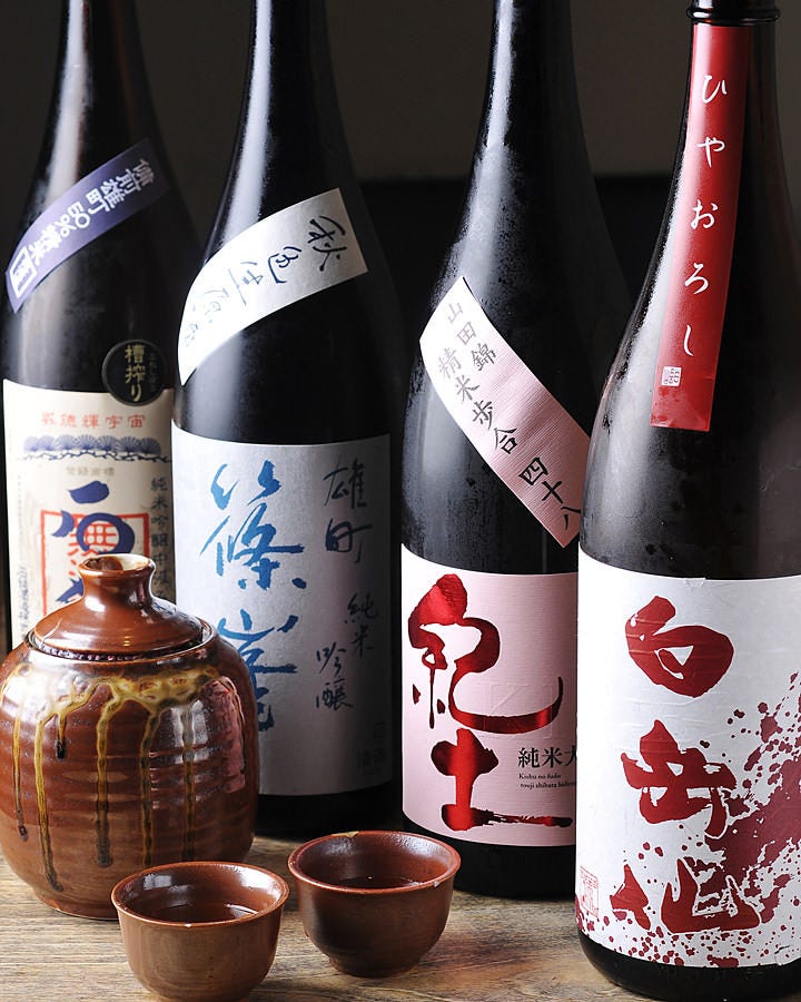 旬のオススメ日本酒に関しての種類はスタッフにお尋ねください♪