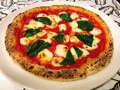 自家製のピザ生地で作る 本格ナポリ風ピッツァ