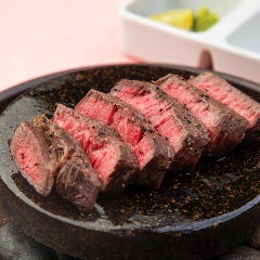 国産牛の石焼ステーキ