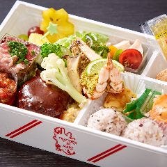 人気のもとぶ牛ハンバーグが入ったお弁当はヘルシーで大人気