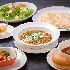季節で変わるきまぐれカレーは香辛料たっぷりでスパイシー