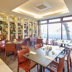広々としたオシャレな店内での貸切パーティを承ります
