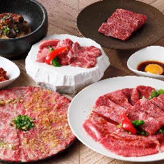 煌肉（にく）との出会い meat＆meet 肉匠 うし義_【ランチから楽しめる食べ放題コース】
ランチ、ネット予約限定！和牛カルビや焼しゃぶなどが食べ放題！　肉の匠コース（高級焼肉食べ放題）
飲み放題も別途お付けすることが可能です。
