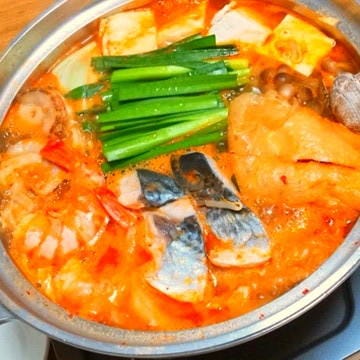 椿の「発酵鍋」は
「海鮮モツキムチ鍋」