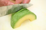 取れたてのフレッシュ野菜である事はもちろん、市場の中でも最高級品を仕入れています。 時季により産地は異なるものの、ホームワークスが妥協せず厳選した野菜の甘さを味わって下さい。